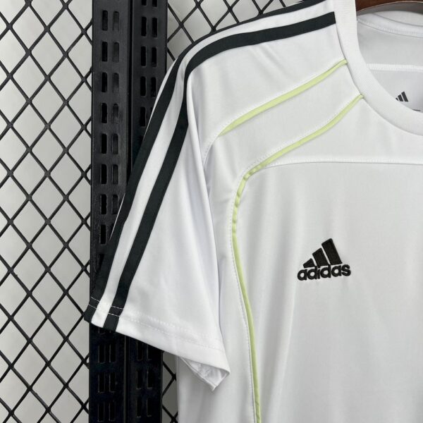 Real Madrid 2025/26 Leisure Jersey - Image 4
