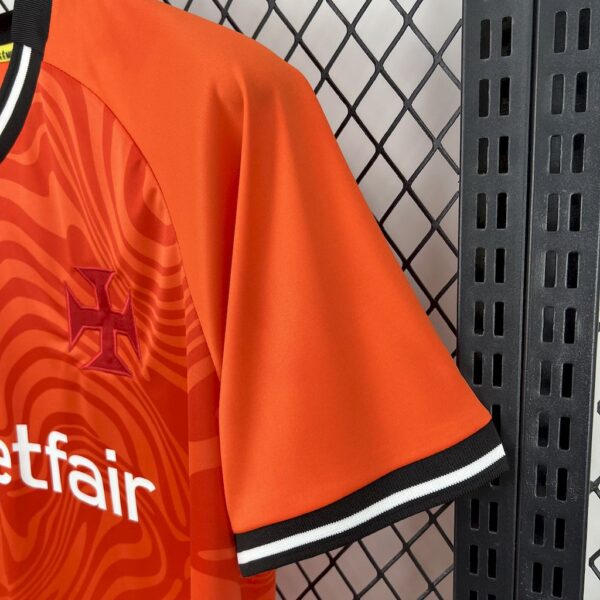 Vasco Da Gama 2025/26 Red Goalkeeper Jersey - Image 5