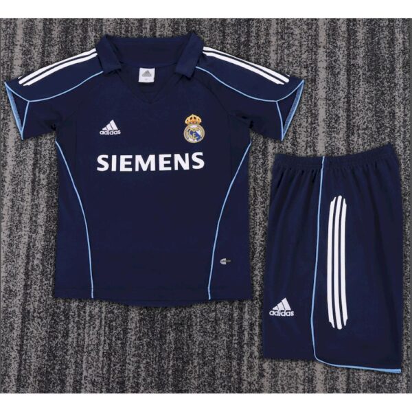 Real Madrid 2005/06 Away Kids Retro Jersey And Shorts
