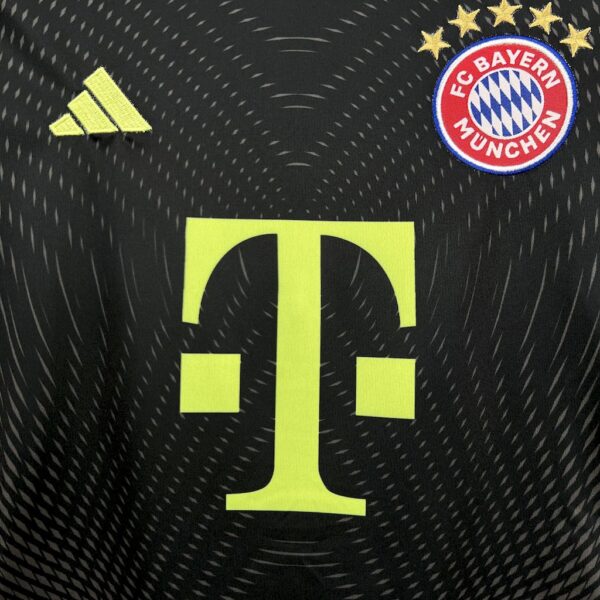 Bayern Munich 2025/26 Blackn Goalkeeper Kids Kit - Image 8