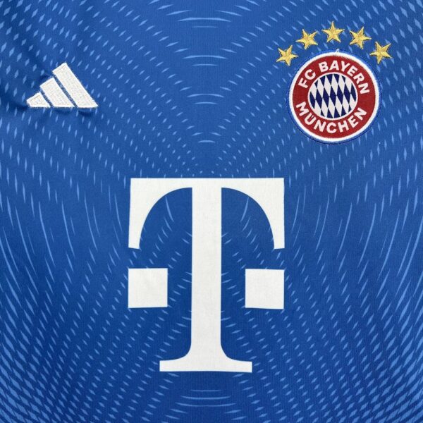 Bayern Munich 2025/26 Blue Goalkeeper Kids Kit - Image 7