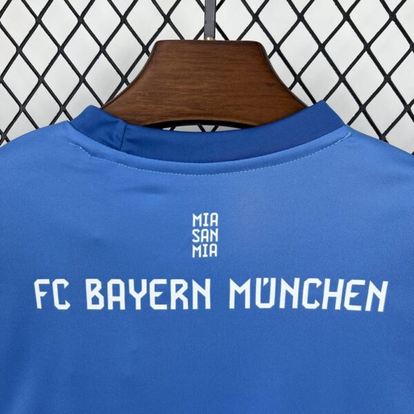 Bayern Munich 2025/26 Blue Goalkeeper Kids Kit - Image 4