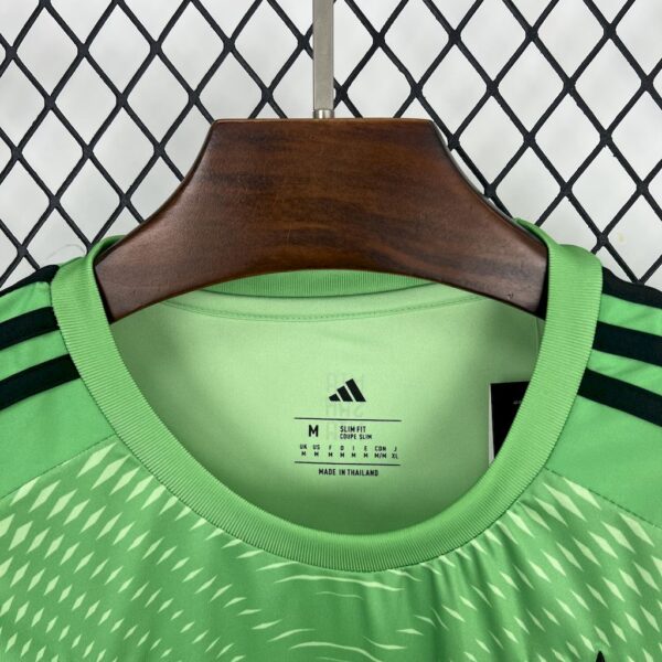Bayern Munich 2025/26 Green Goalkeeper Jersey - Image 9