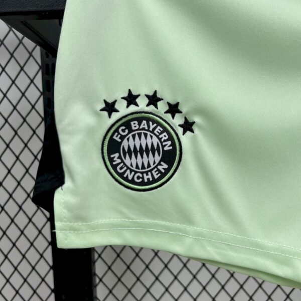 Bayern Munich 2025/26 Green Goalkeeper Kids Kit - Image 5