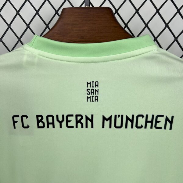 Bayern Munich 2025/26 Green Goalkeeper Kids Kit - Image 3