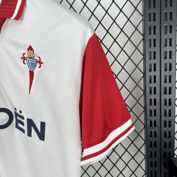 Celta Vigo 2001/02 Away Retro Jersey - Image 3