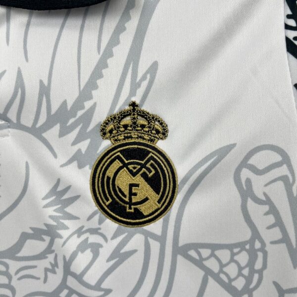 Real Madrid 2022/23 Dragon Kids Kit - Image 8