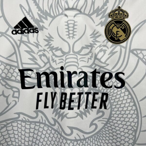 Real Madrid 2022/23 Dragon Kids Kit - Image 7