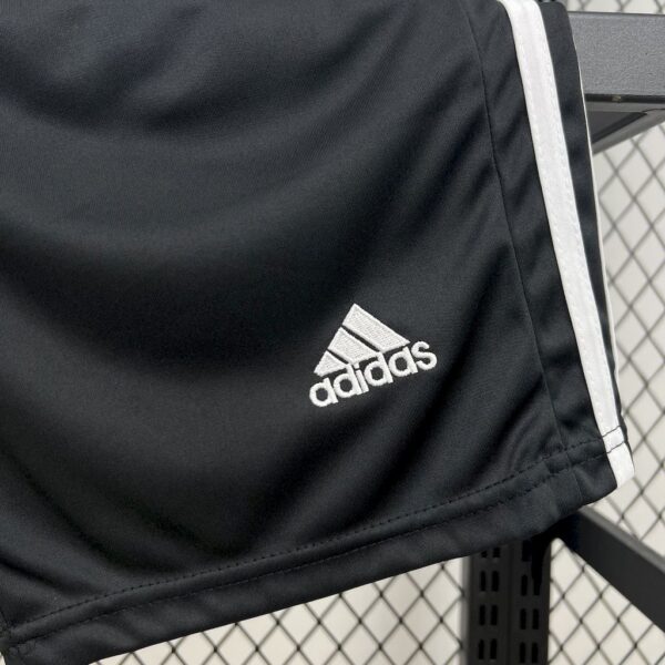Real Madrid 2022/23 Dragon Kids Kit - Image 3