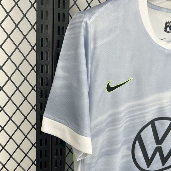 Wolfsburg 2025/26 Away Jersey - Image 3