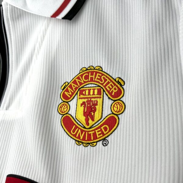 Manchester United 1998/99 White Retro Jersey - Image 7