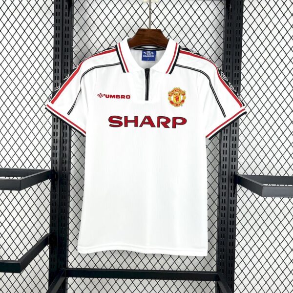 Manchester United 1998/99 White Retro Jersey - Image 4