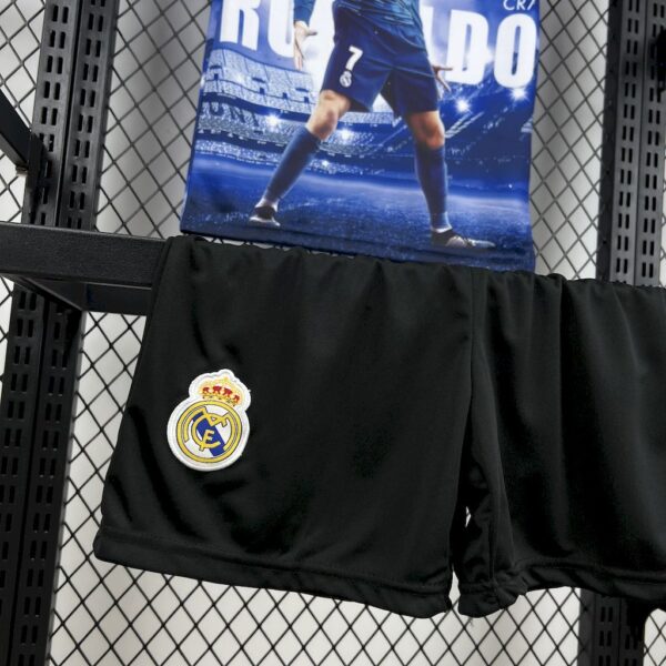 Cristiano Ronaldo 2025/26 Real Madrid Kids Kit - Image 4