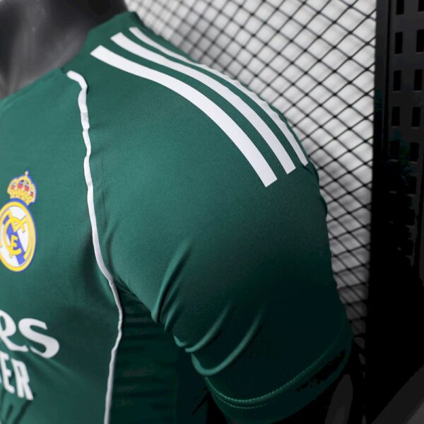 Real Madrid  2025/26 Green Special Edition Jersey Player Version - Image 6