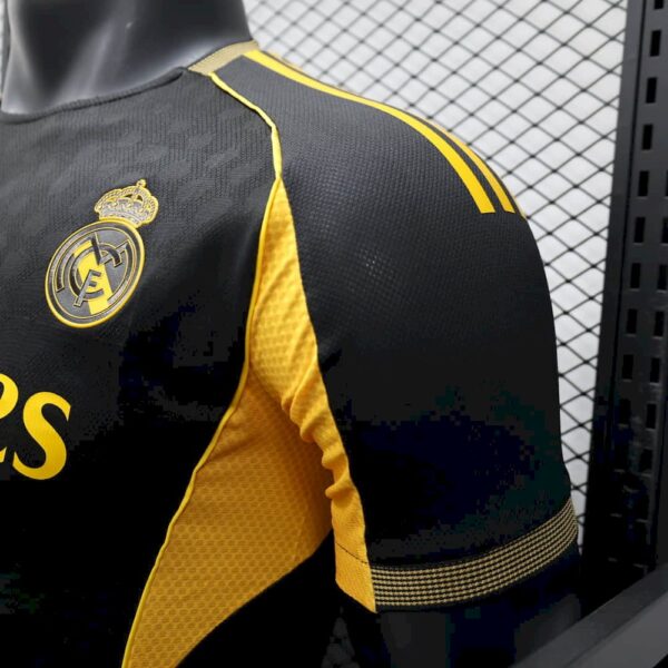 Real Madrid 2025/26 Black Especial Jersey Player Version - Image 7