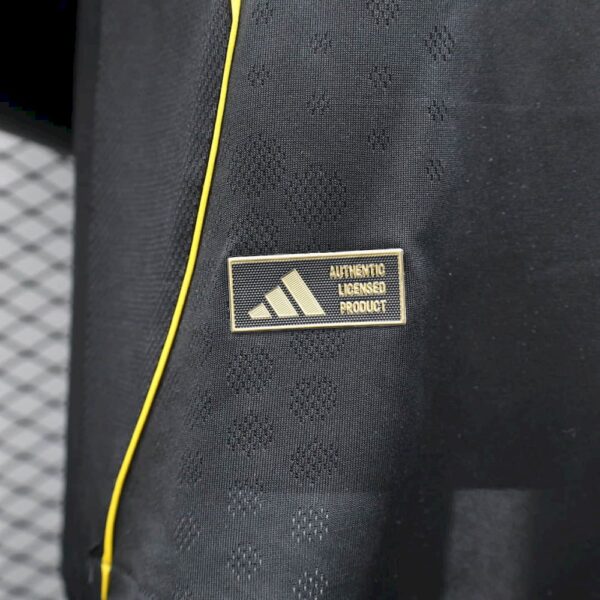 Real Madrid 2025/26 Black Especial Jersey Player Version - Image 6