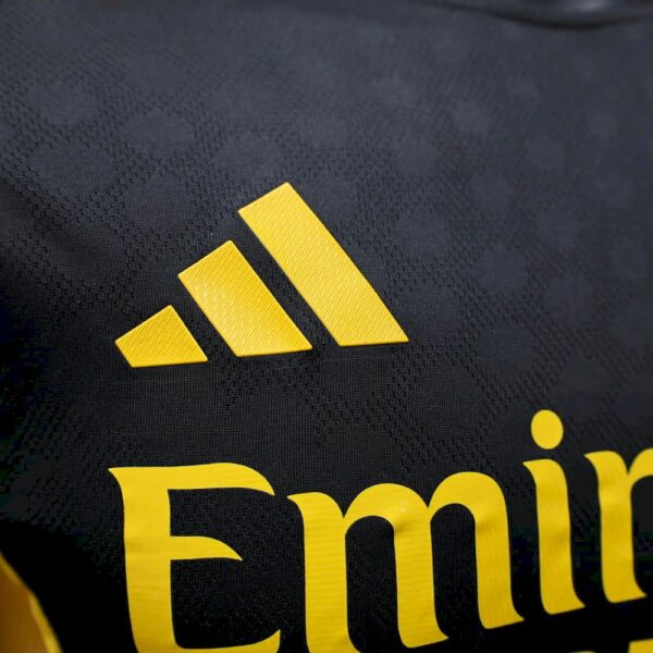 Real Madrid 2025/26 Black Especial Jersey Player Version - Image 3