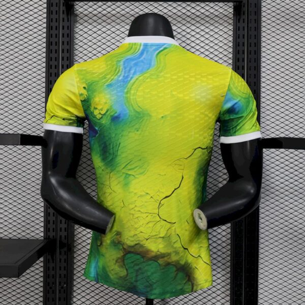 Real Madrid 2025/26 Green Special Edition Jersey Player Version - Image 2