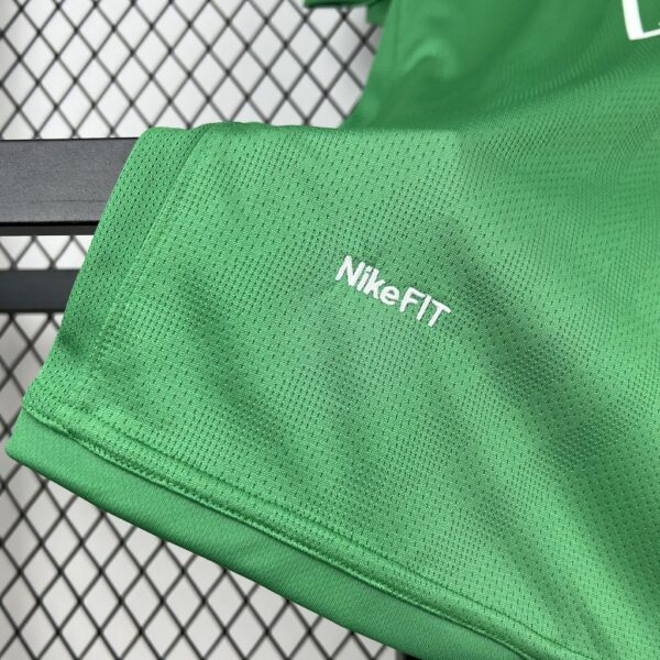 Manchester United 2007/08 Green Goalkeeper Retro Jersey - Image 5
