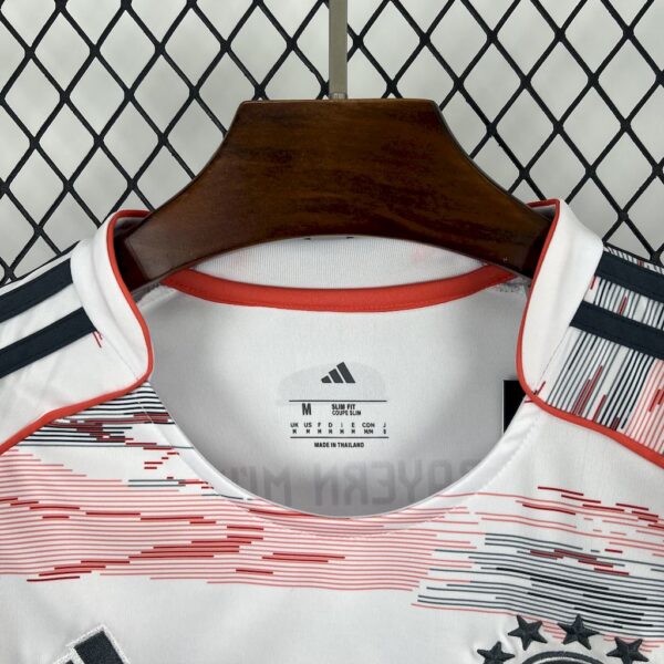 Bayern Munich 2025/26 Away Womens Jersey - Image 9