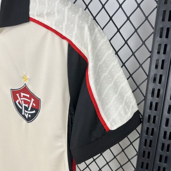 Vitoria 2025/26 Beige Goalkeeper Jersey - Image 4