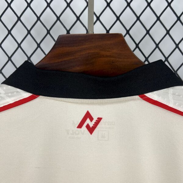 Vitoria 2025/26 Beige Goalkeeper Jersey - Image 3