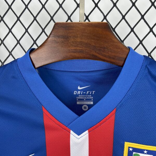 Atletico Madrid 20101/1 Away Retro Jersey - Image 10