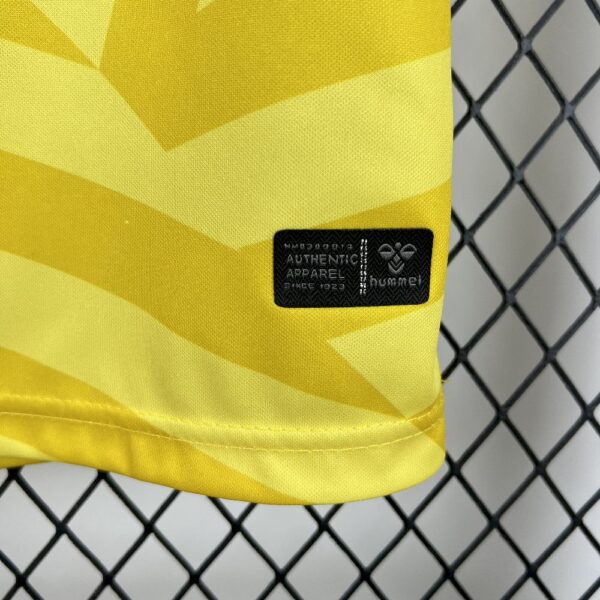 Real Betis 2025/26 Yellow Goalkeeper Jersey - Image 7