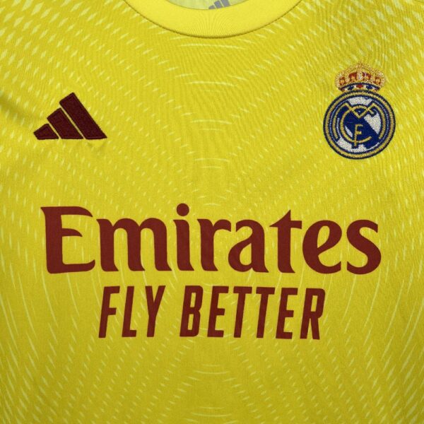 Real Madrid 2025/26 Yellow Goalkeeper Kids Kit - Image 7