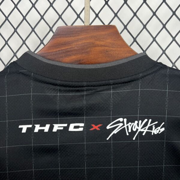 Tottenham Hotspur 2025/26 Stray Kids X London, England Limited Edition  Jersey - Image 3