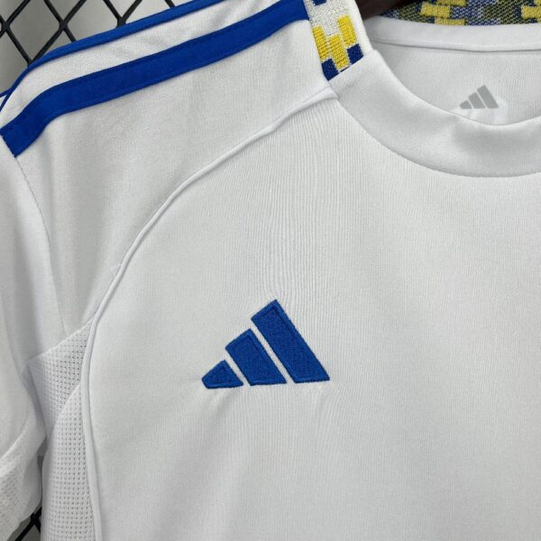 Leeds United F.c. 2025/26 Home Jersey Kids Kit - Image 9
