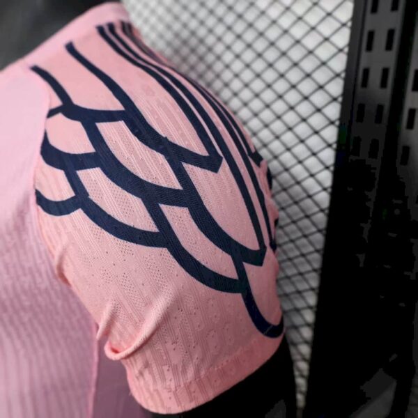 Paris Saint-Germain 2025/26 Pink Special Edition Jersey Player Version - Image 5