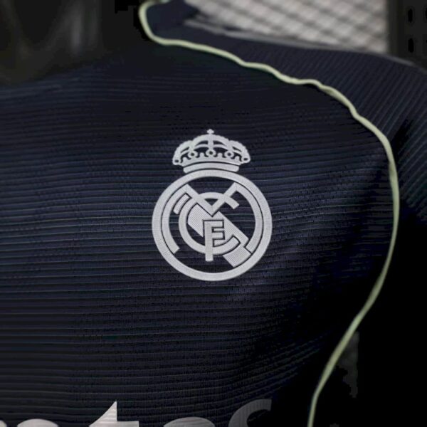 Real Madrid 2025/26 Away Long Sleeves Jersey Player Version - Image 4