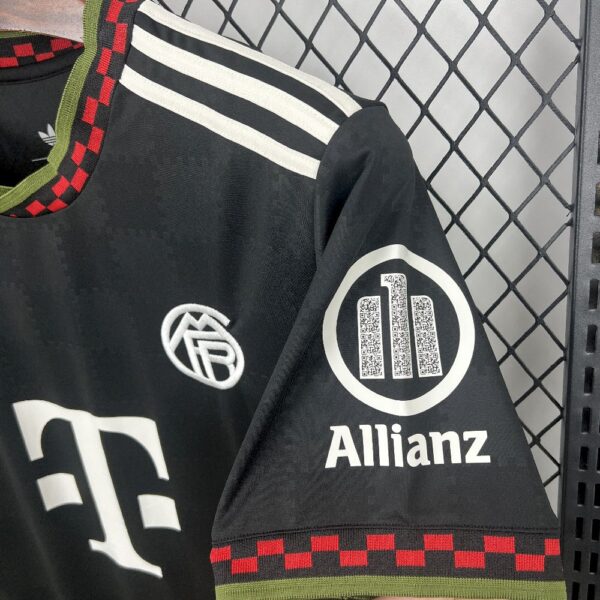 Bayern Munich 2025/26 Third Jersey - Image 6