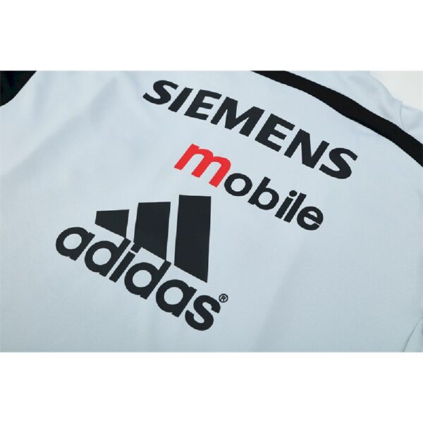 Unisex Real Madrid 2004/05 1/4 Zip Sweatshirt Retro Style - Image 5