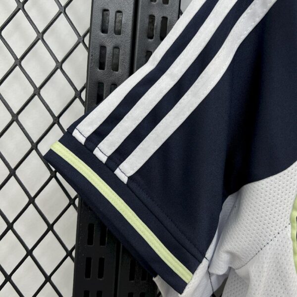 Real Madrid 2025/26 Us Pack Jersey – Bild 4