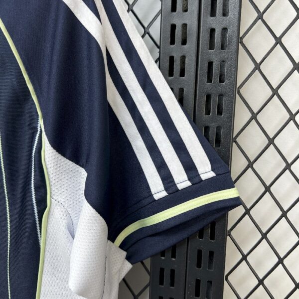 Real Madrid 2025/26 Us Pack Jersey – Bild 3