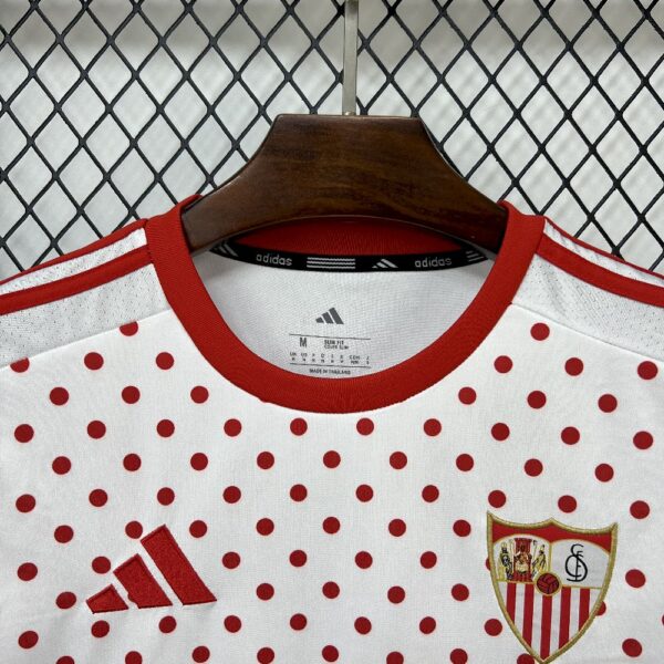 Sevilla Fc 2025/26 White Prematch T-Shirt Jersey - Immagine 2