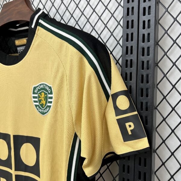 Retro Sporting Cp 2000/04 Away Jersey - Image 11
