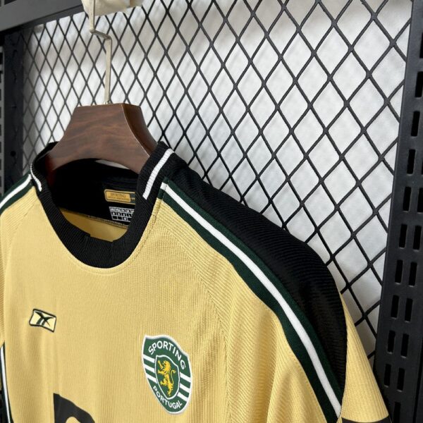 Retro Sporting Cp 2000/04 Away Jersey - Image 4