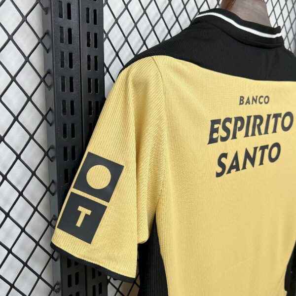 Retro Sporting Cp 2000/04 Away Jersey - Image 14