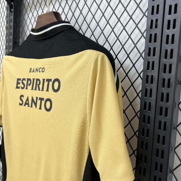 Retro Sporting Cp 2000/04 Away Jersey - Image 12